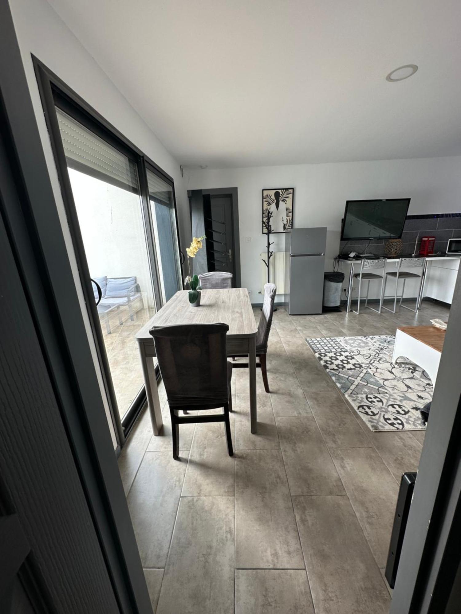 Superbe Appartement Avec Piscine Et Spa Privatif Вильнёв-ле-Безье Экстерьер фото